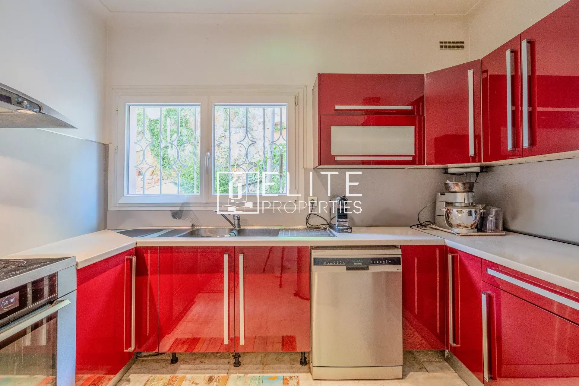 GRASSE - VILLA 221m2 6 pièces