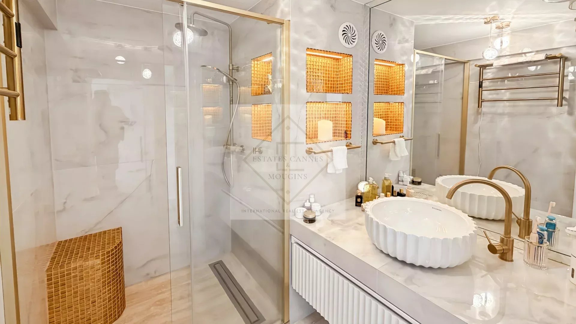 Bien rare — Appartement rénové proche du Palais des Festivals