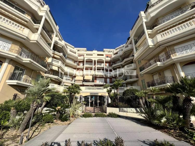 Deux pièces à vendre dans résidence de grand standing avec conciergerie, piscine, sauna et salle de sport