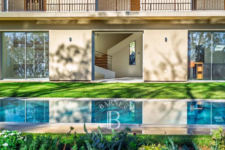 Vence - magnifique villa contemporaine neuve