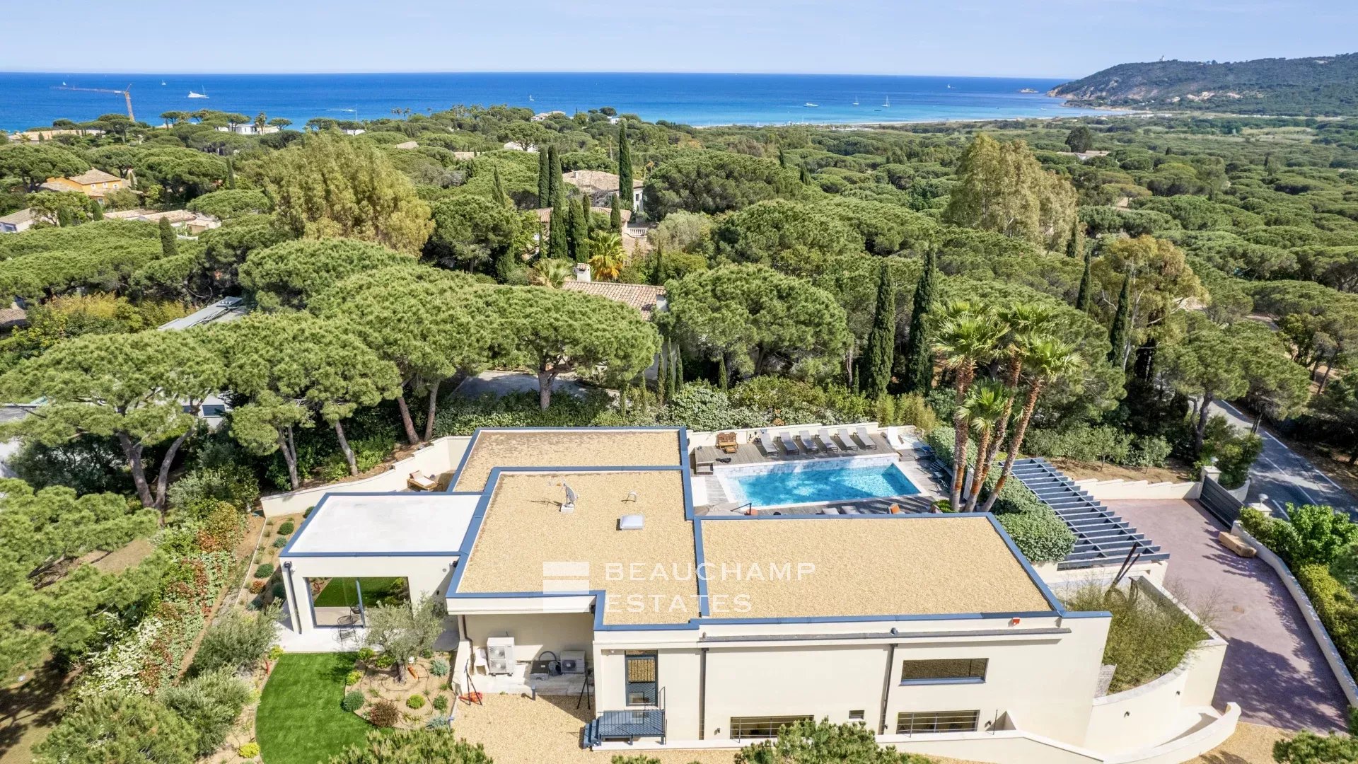 Villa contemporaine intimiste de luxe à pieds des plages de Pampelonne