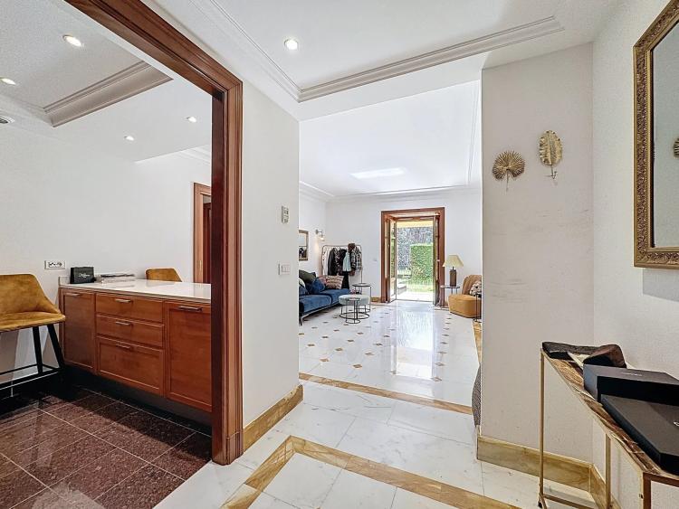 CANNES OXFORD 2P REZ DE JARDIN