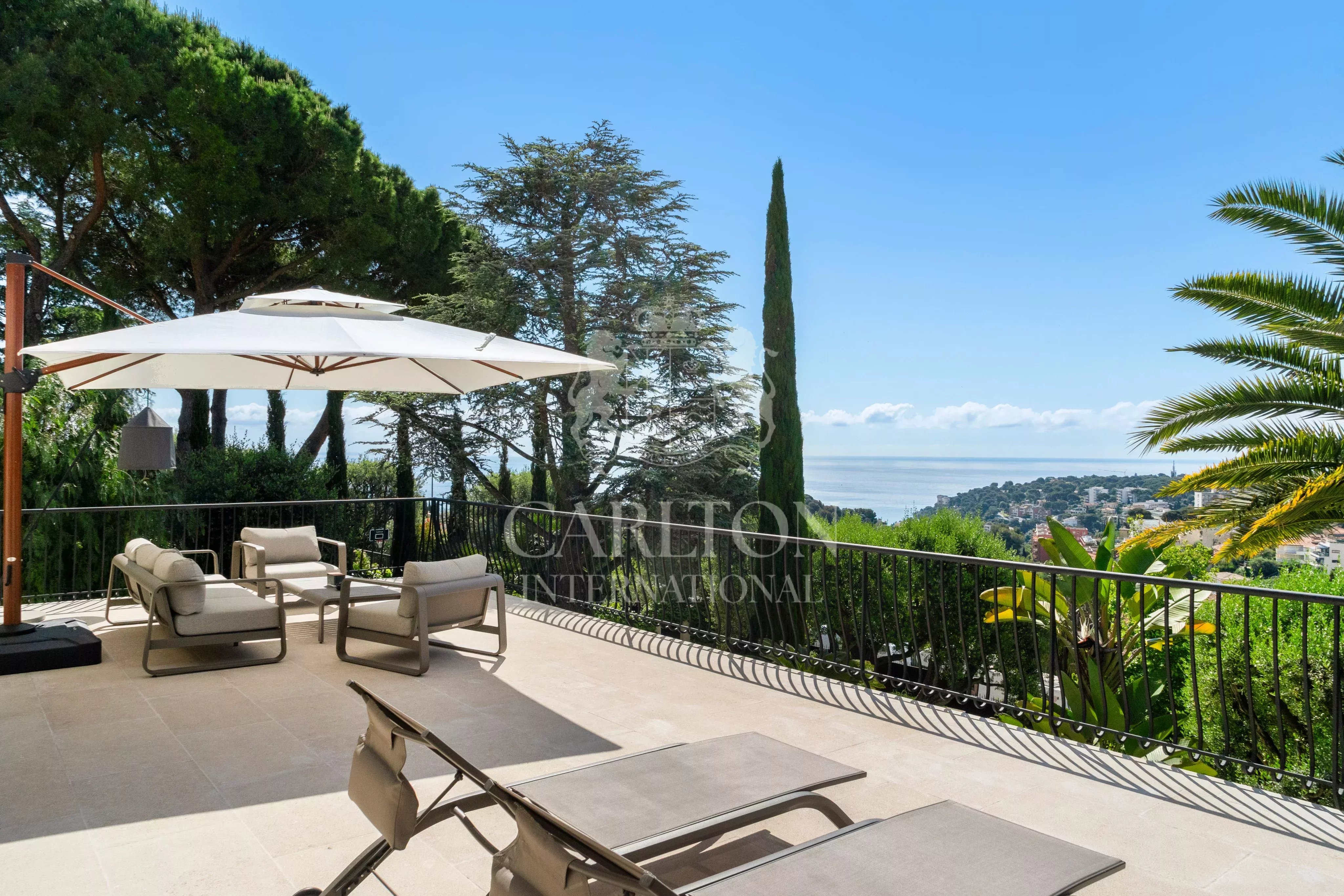 Propriété de charme avec vue mer panoramique et cadre privilégié proche Monaco