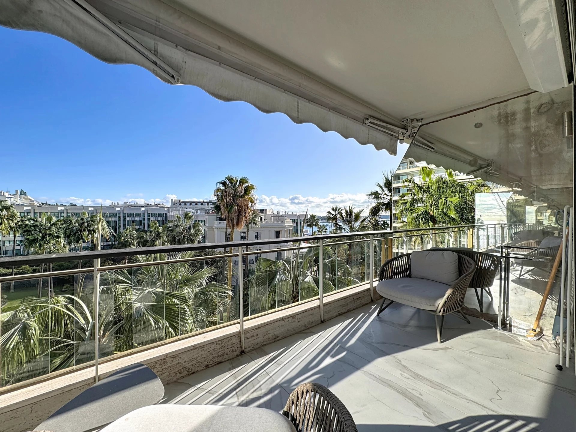 CANNES CROISETTE TERRASSE VUE MER