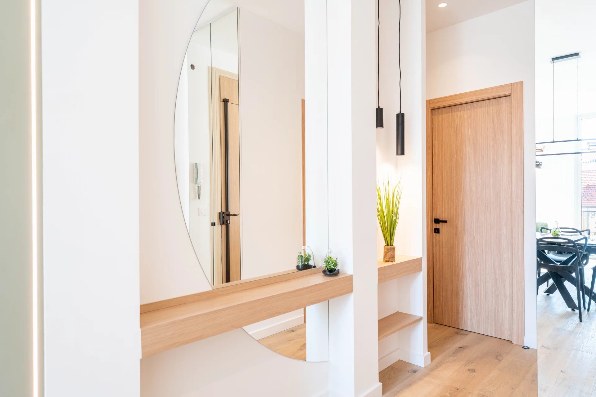 CANNES RUE HOCHE - 4P - DERNIER ETAGE - BALCON - RENOVATION HAUT DE GAMME