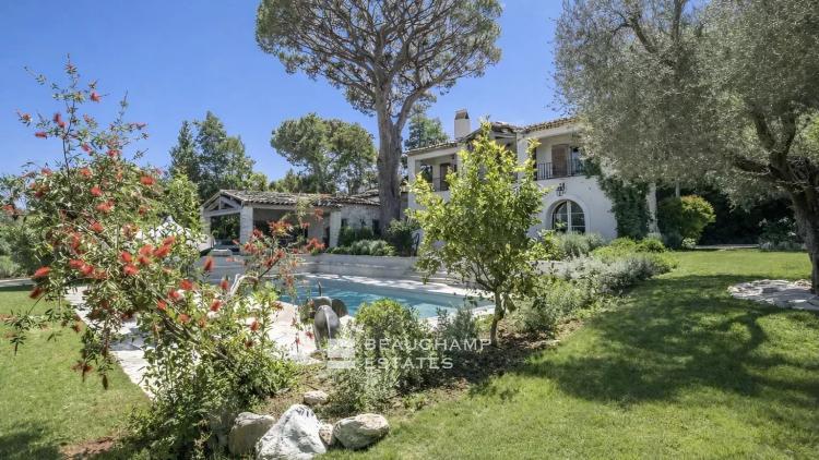 Villa néo-provençale chic à deux pas du centre ville de Saint-Tropez