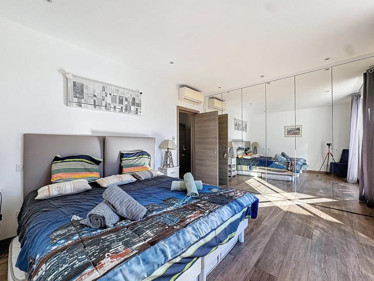 VENTE VILLA 5P VUE MER & PISCINE - CANNES CENTRE