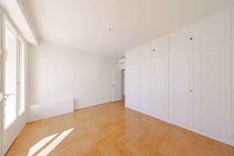 GRAND DEUX PIECES RÉNOVÉ AVEC VUE MER