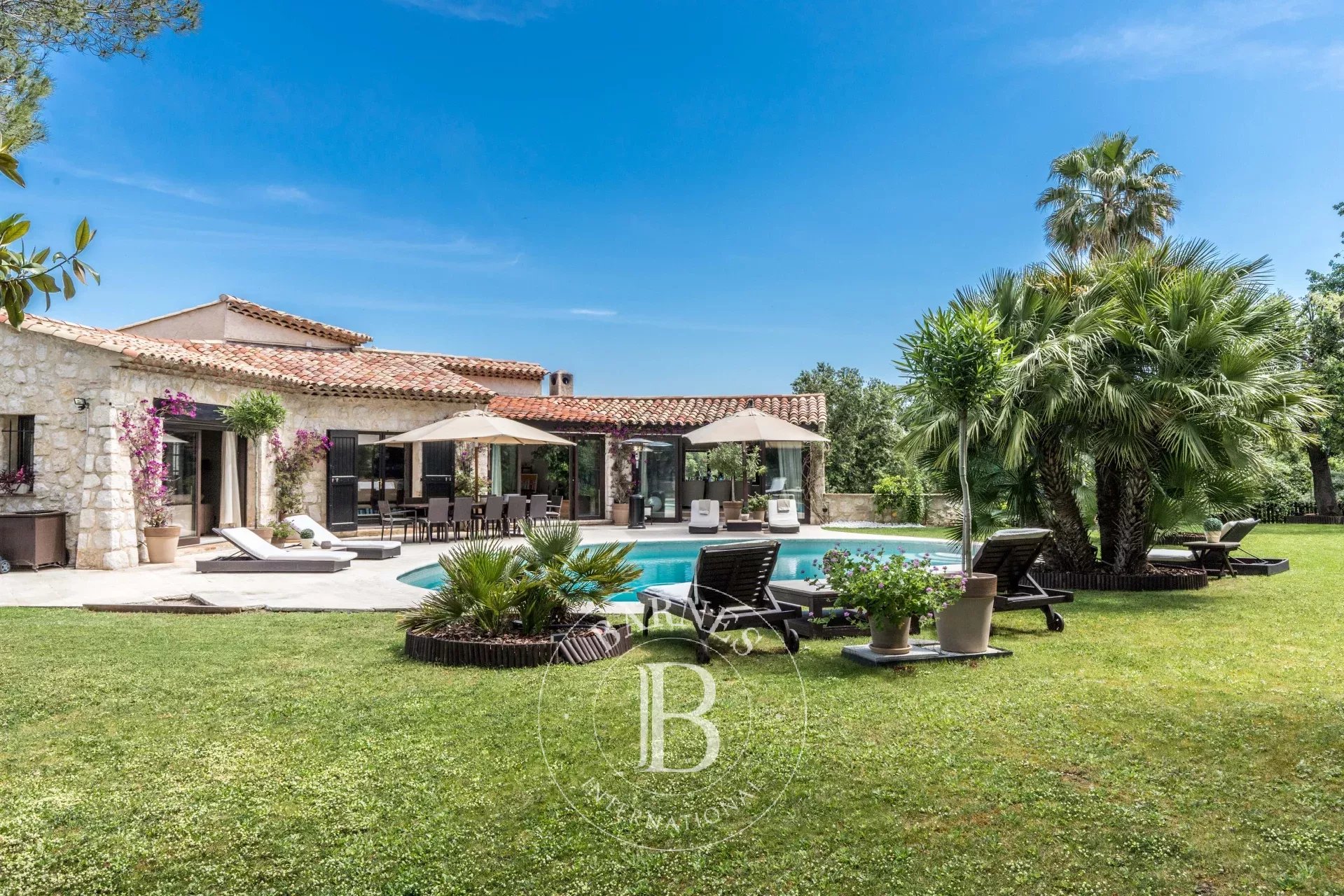 Saint-Paul de Vence - superbe villa rénovée - vue village