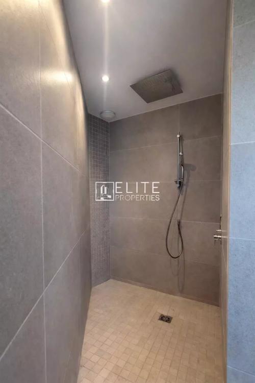 EXEPTIONNEL APPARTEMENT T5 en DUPLEX 109m² + TOIT TERRASSE de 75m² à VALLAURIS avec Garage.