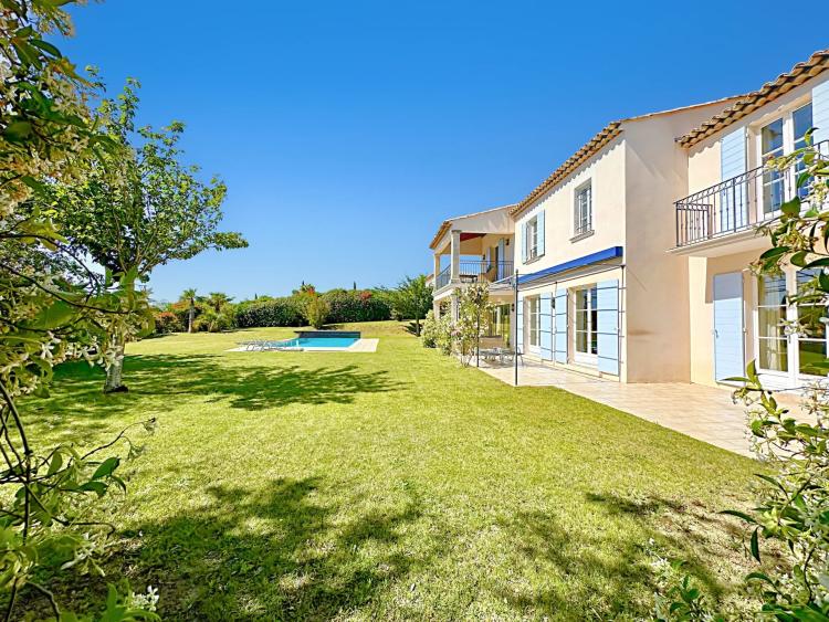 Villa dans un domaine sécurisé à vendre à Grimaud