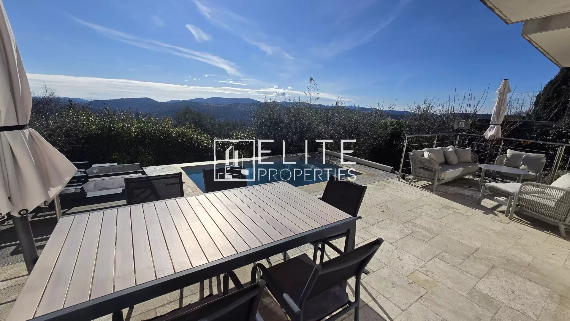 MAISON 6 PIÈCES DE 146 m² – VUE PANORAMIQUE MER & PISCINE – CABRIS