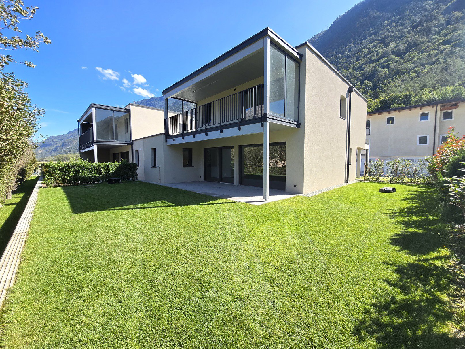 Villa neuve / 203 m2 et 845 m3 / Prix à discuter