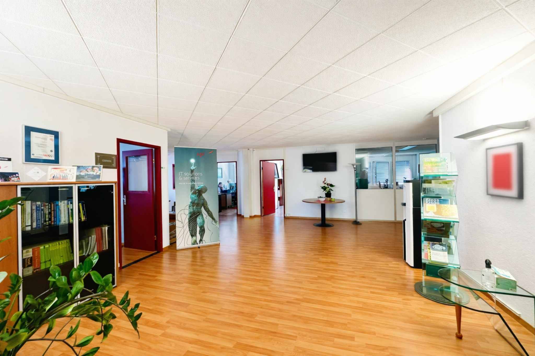 Bureaux, locaux de 370 m2 divisibles à louer à Lausanne