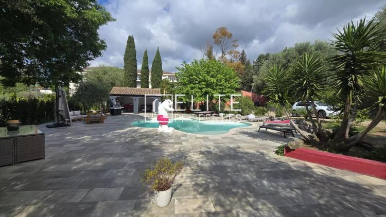 MAISON EN PIERRE 233m² & PISCINE + DÉPENDANCES - GRASSE