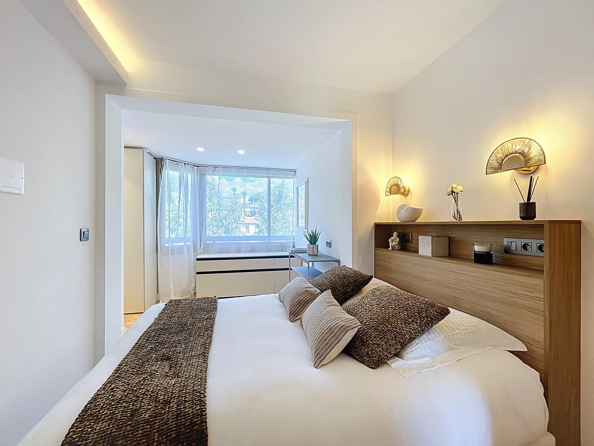 APPARTEMENT 4 PIECES  - CANNES PALM BEACH - VUE MER