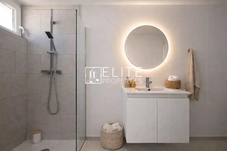 PEGOMAS T2 Rénové avec Balcon de 8m²