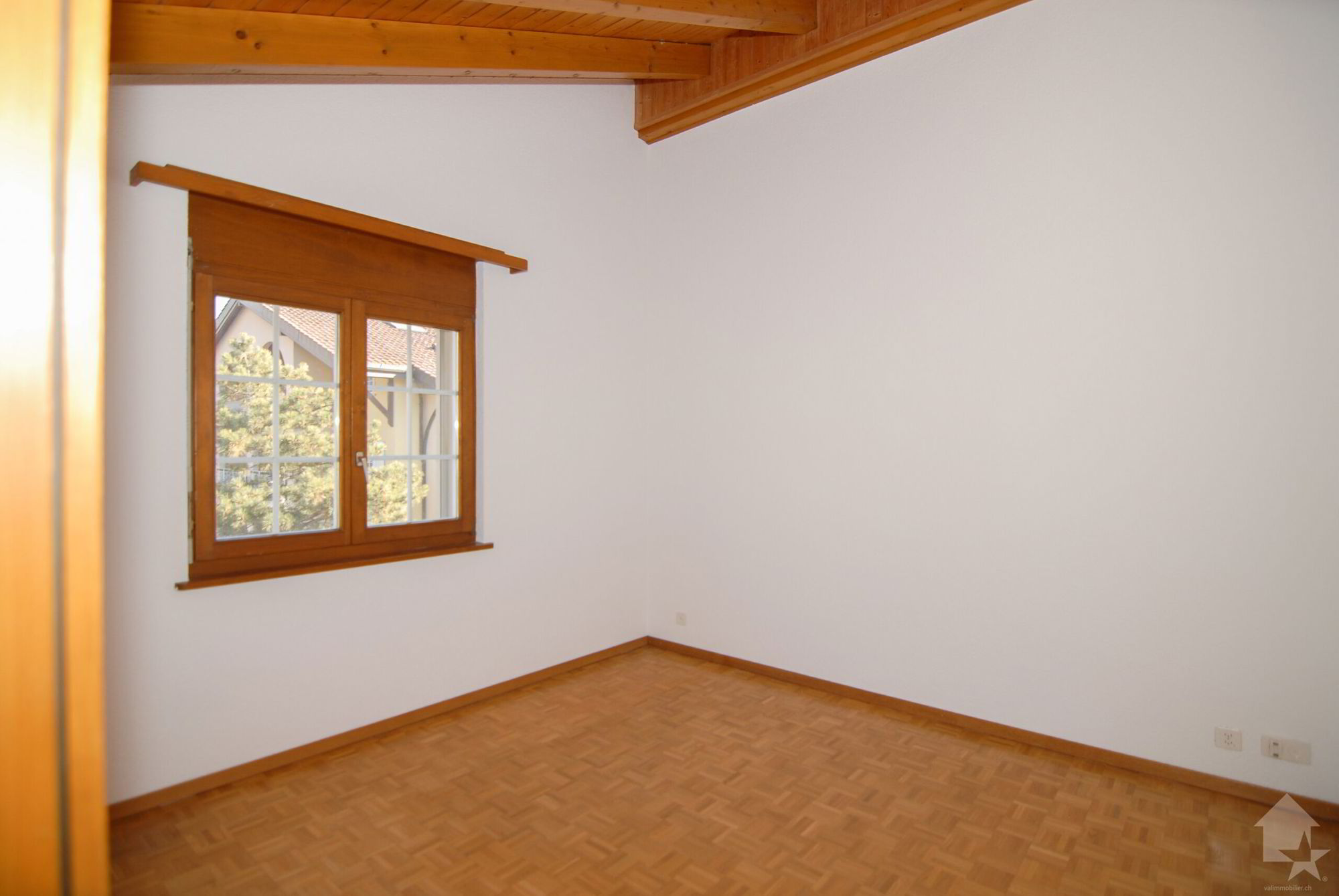 2GtkE_lookmove_236460888_5.jpg