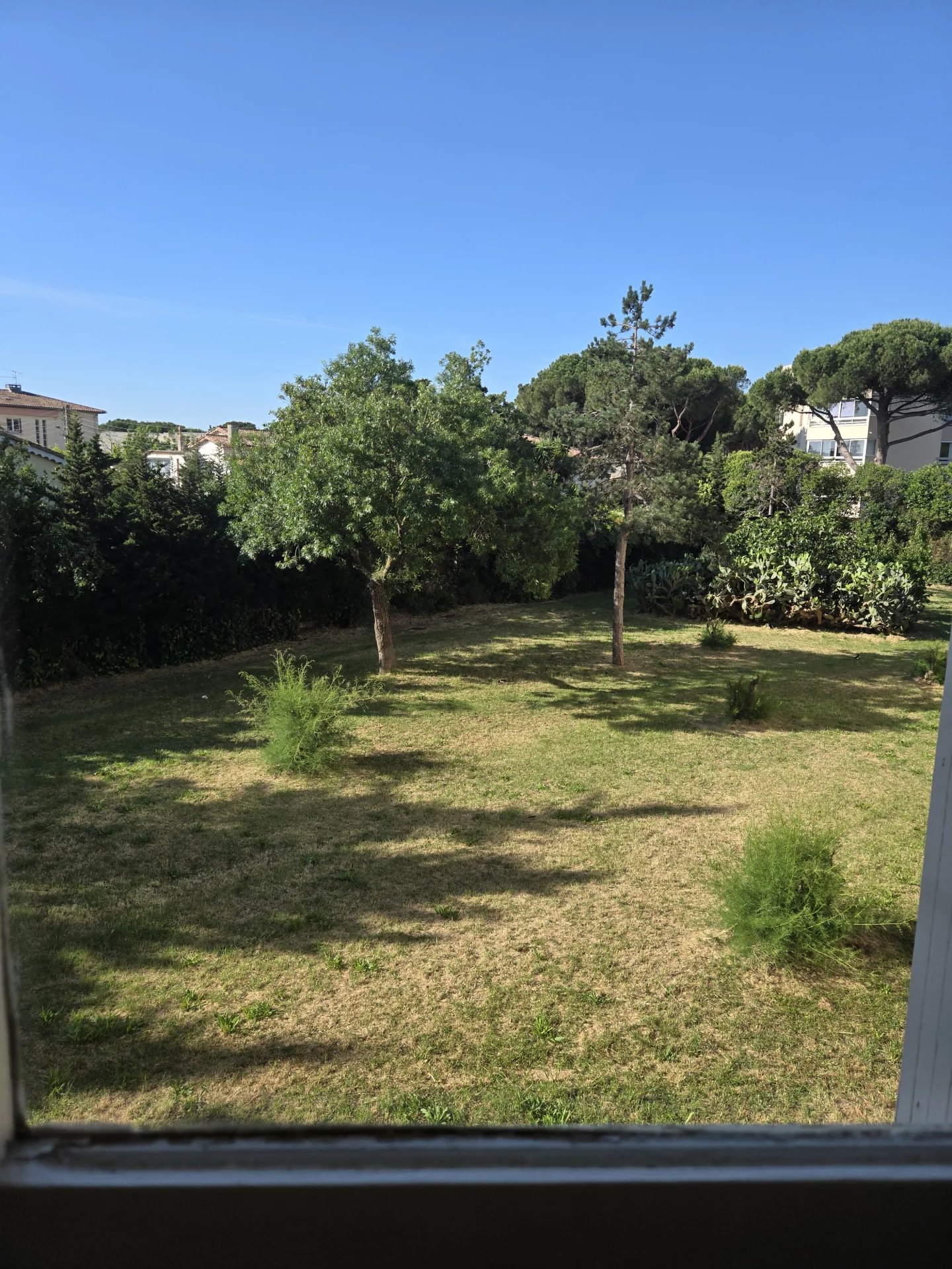 Fréjus - T3 à rafraîchir à 5 mns du centre à pied