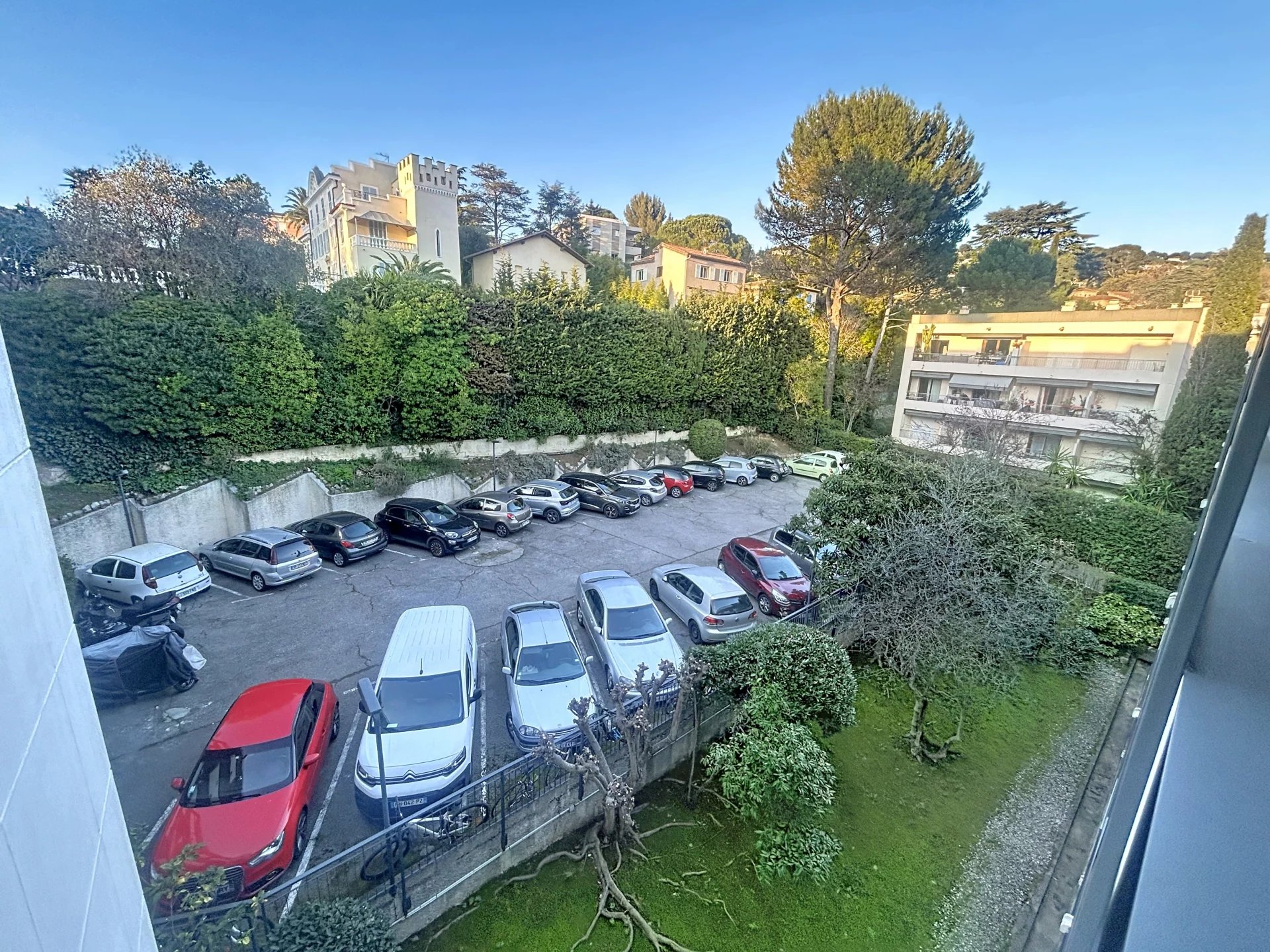 STUDIO CANNES MONTFLEURY AVEC PARKING & CAVE