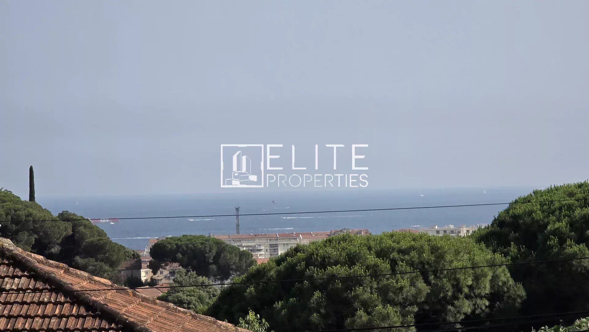 MAISON 5 PIÈCES  112 m² – VUE MER & PISCINE – CANNES
