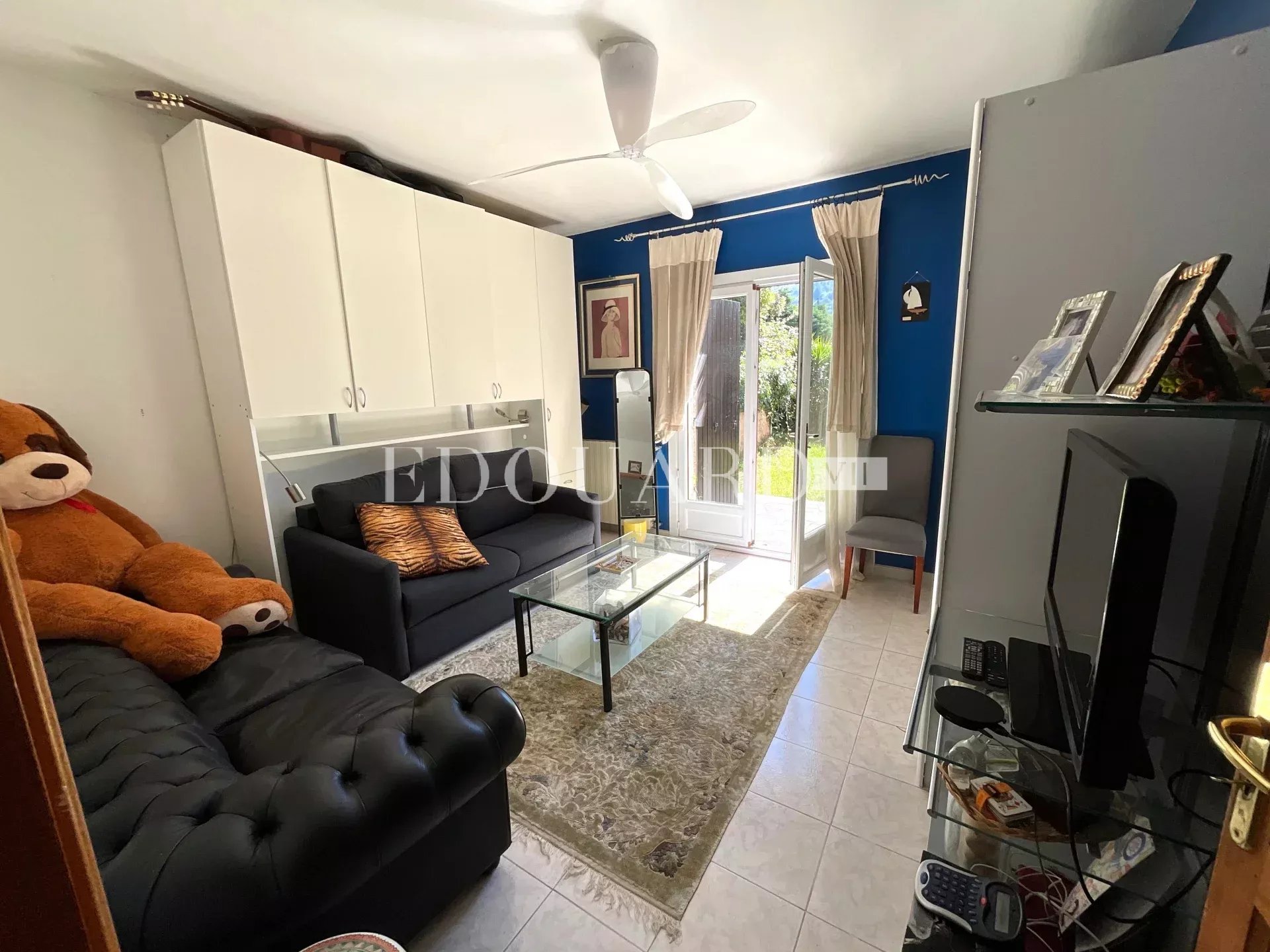 Dans un domaine privé proche de La Turbie, à vendre villa présentant un potentiel important