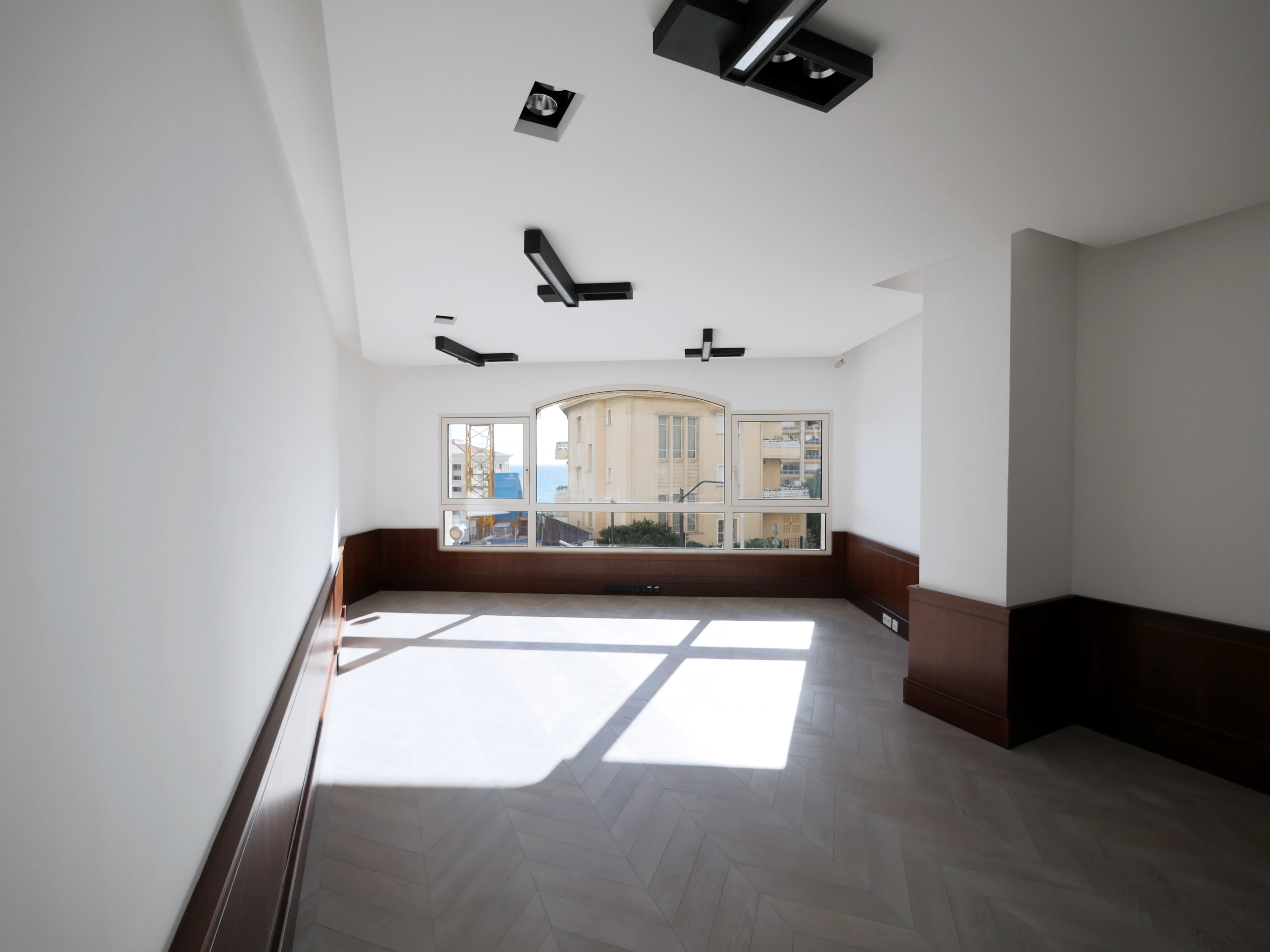 VILLA DEL SOLE - GRANDS BUREAUX DE STANDING