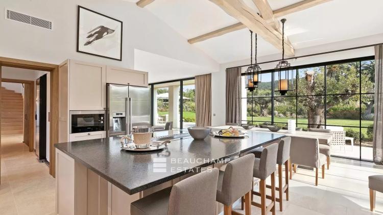 Splendide propriété 6 chambres dans un domaine Privée à Saint-Tropez