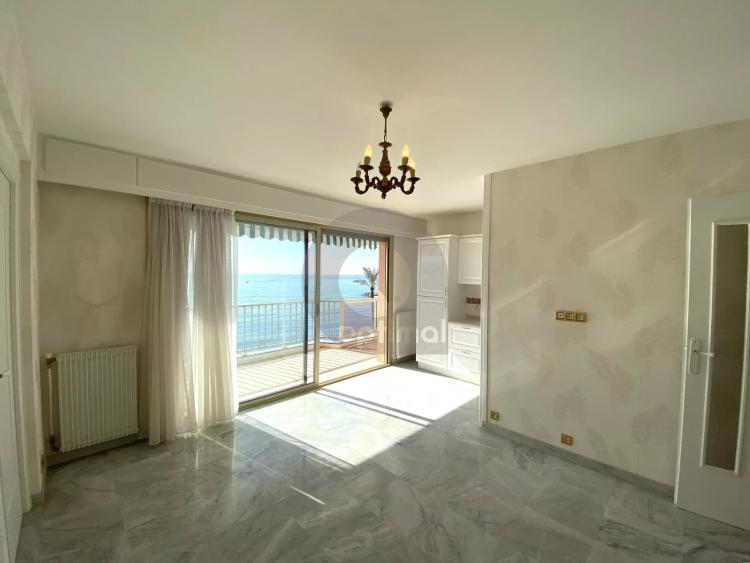 FRONT DE MER 2P 43M2 AVEC TERRASSE 12M2 CAVE