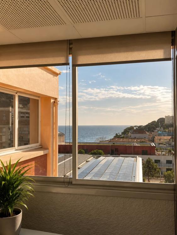 Bureau de 13m2 à Louer au MBC, Vue mer