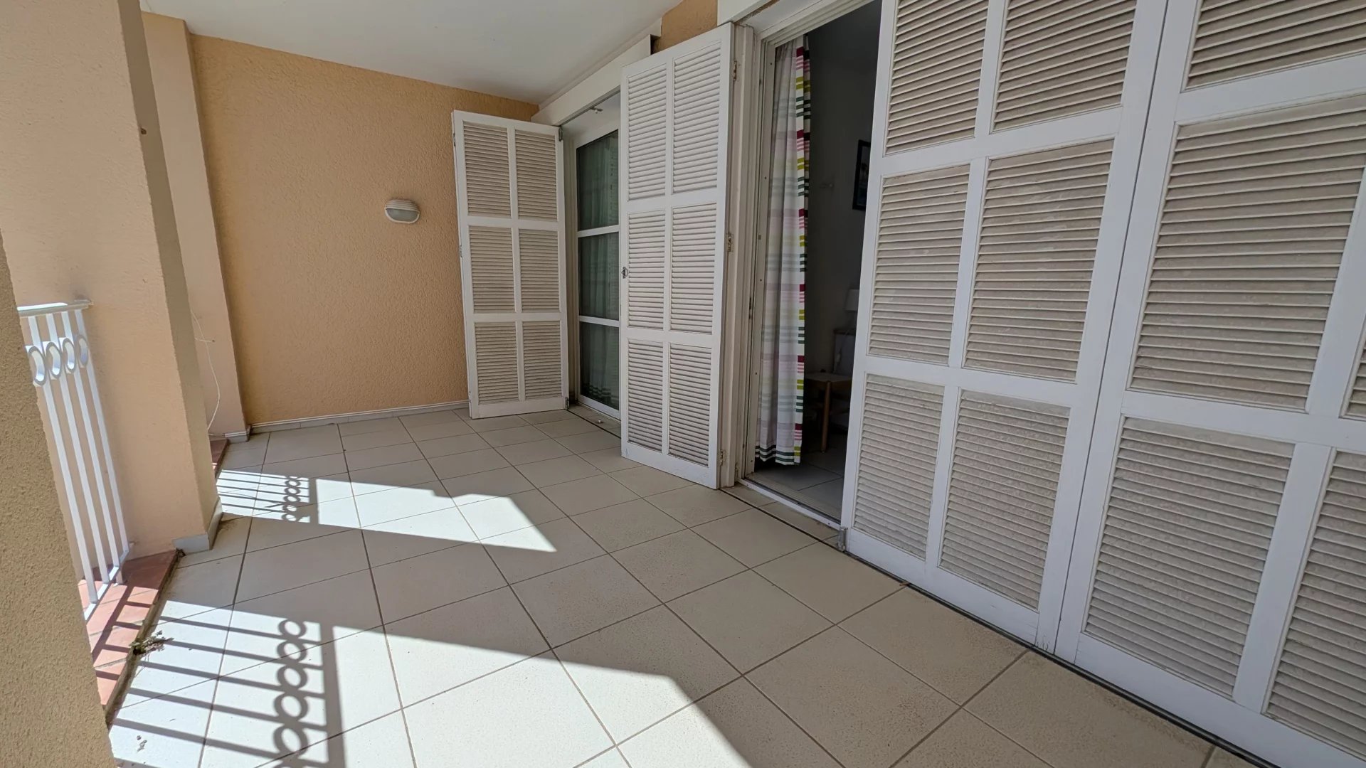 AGAY CAP ESTEREL BEAU 4 PIECES DUPLEX AVEC JARDIN ET VUE MER PANORAMIQUE. PARKING A PROXIMITE