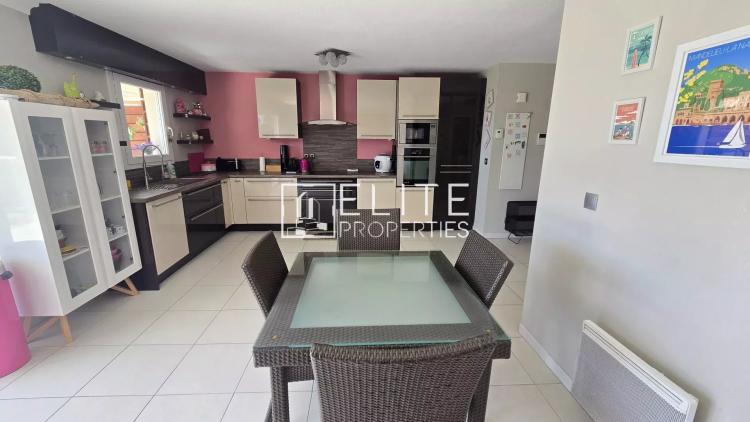 APPARTEMENT 3 PIÈCES DE 70m² + GARAGE, CAVE & PISCINE - MANDELIEU-LA-NAPOULE