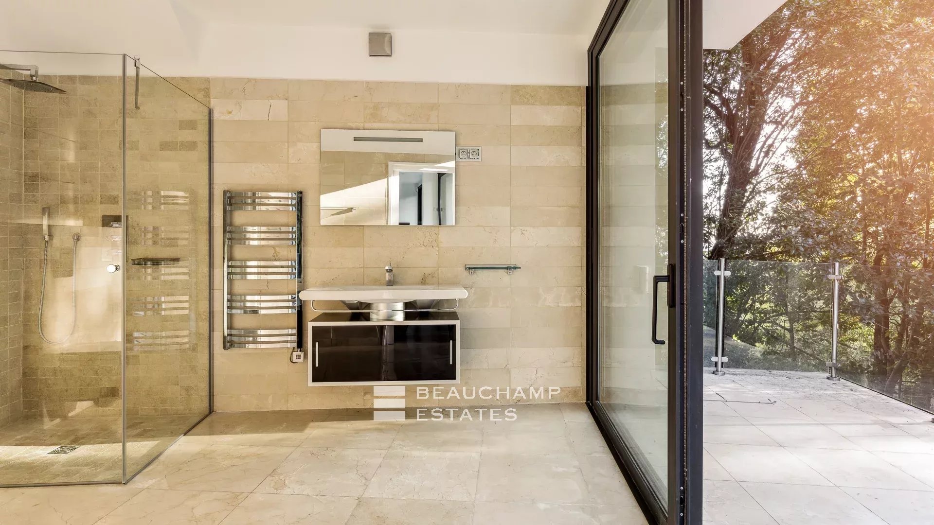 Villa contemporaine - vue mer & volumes généreux – Cannes