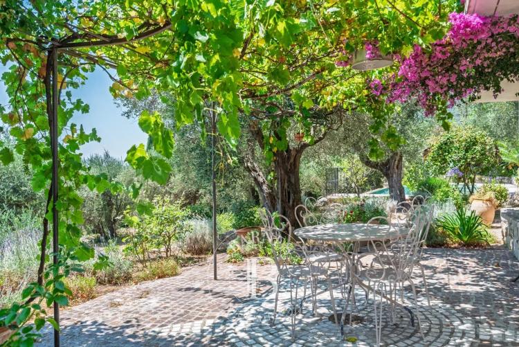 Châteauneuf-Grasse - Charme et authenticité - Vue mer panoramique - À pied des commerces