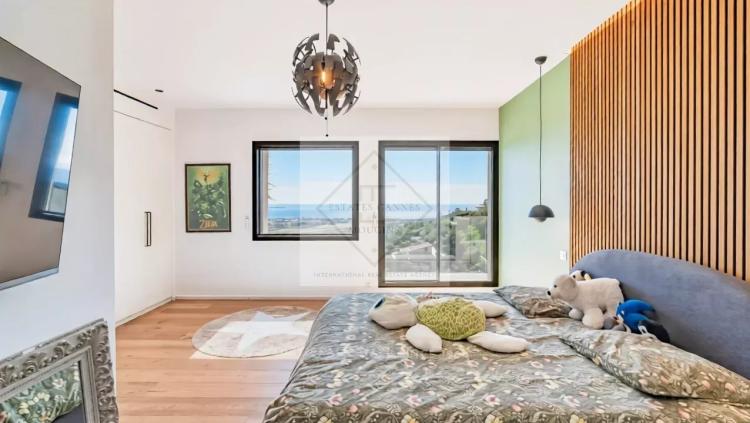 Superbe villa contemporaine – Vue mer panoramique, emplacement privilégié à 10 minutes des plages