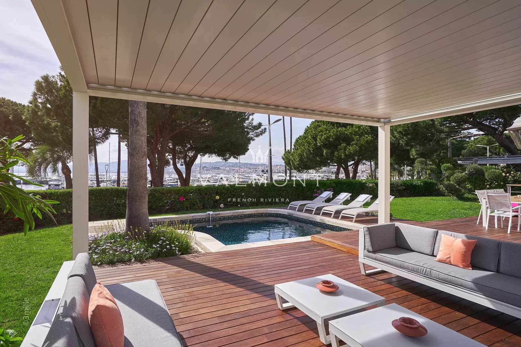 Magnifique villa en front de mer à Cannes