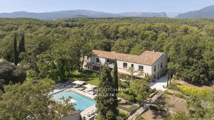 Exclusivité - Domaine fermé de 12 chambres  avec piscine  - Valbonne