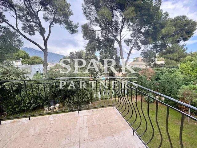 Roquebrune-Cap-Martin - Villa avec piscine proche plages