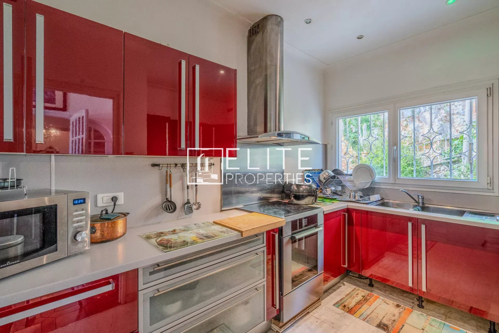 GRASSE - VILLA 221m2 6 pièces