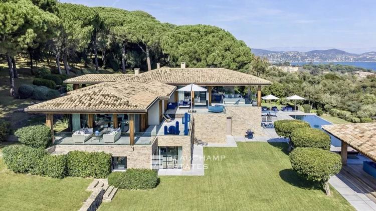 Villa d'exception proche du villa de Saint-Tropez avec prestations de grand luxe