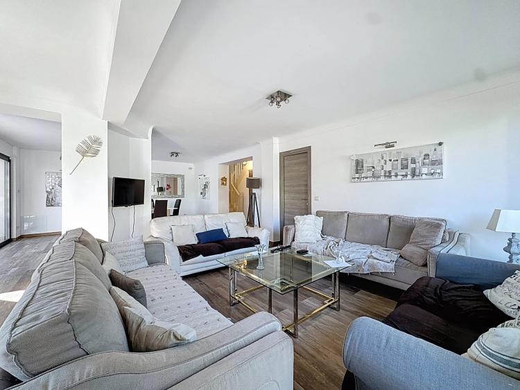 VENTE VILLA 5P VUE MER & PISCINE - CANNES CENTRE