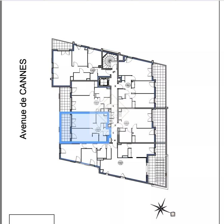 Appartement 2 pièces neuf en dernier étage — une adresse rare à deux pas de la mer, à Juan-les-Pins.