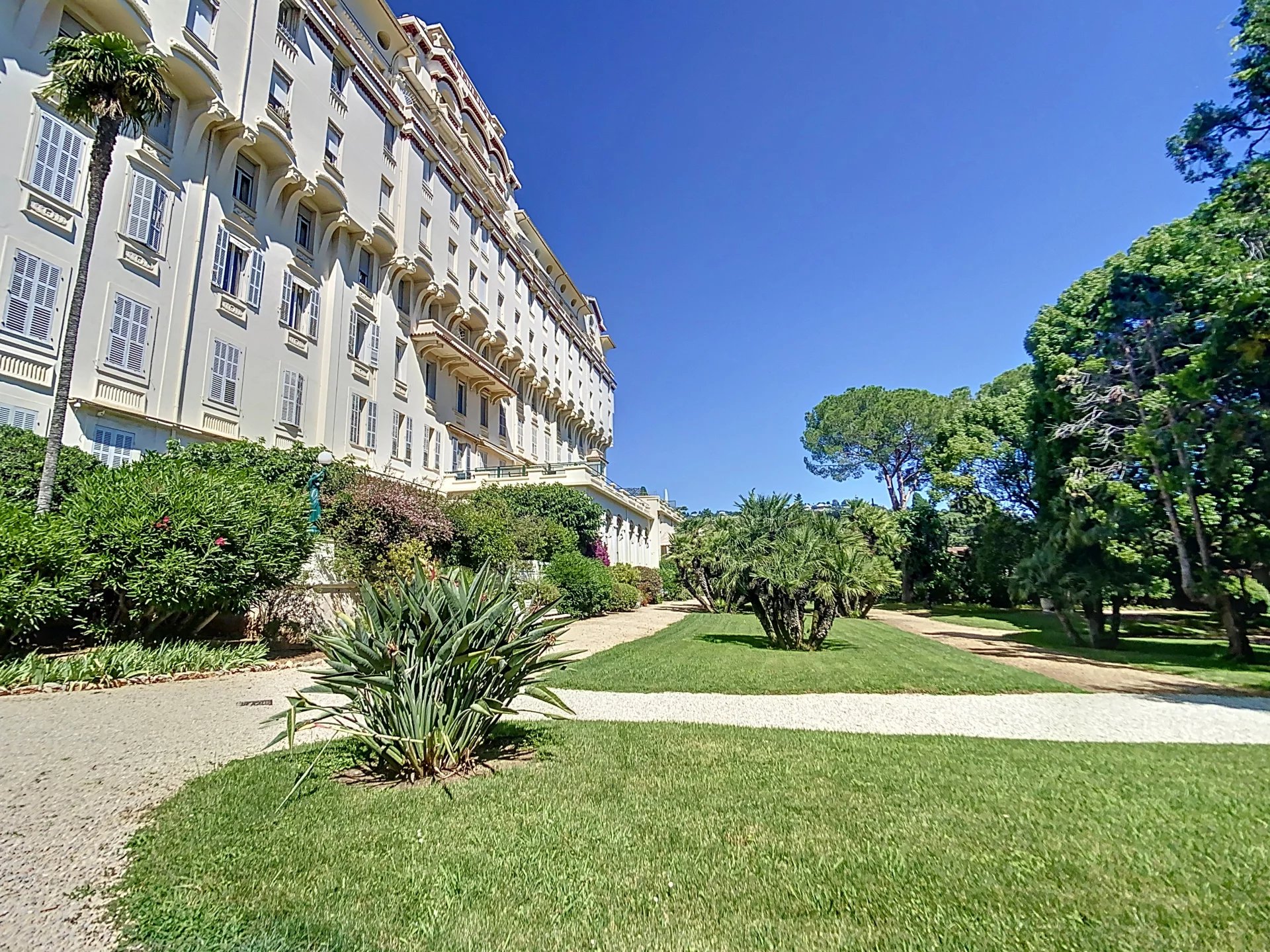 PALAIS PROVENCE DERNIER ETAGE VUE MER PANORAMIQUE