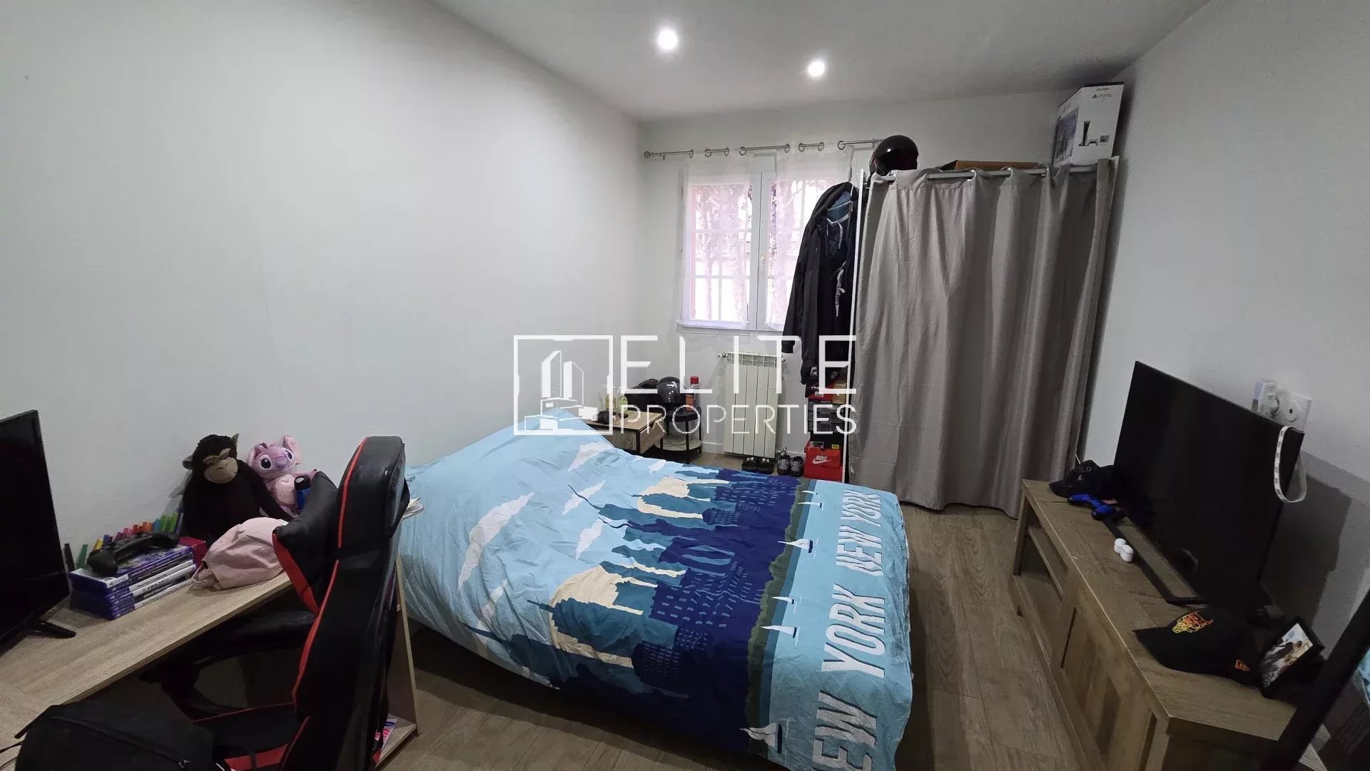 MAISON 280m² TOURRETTES