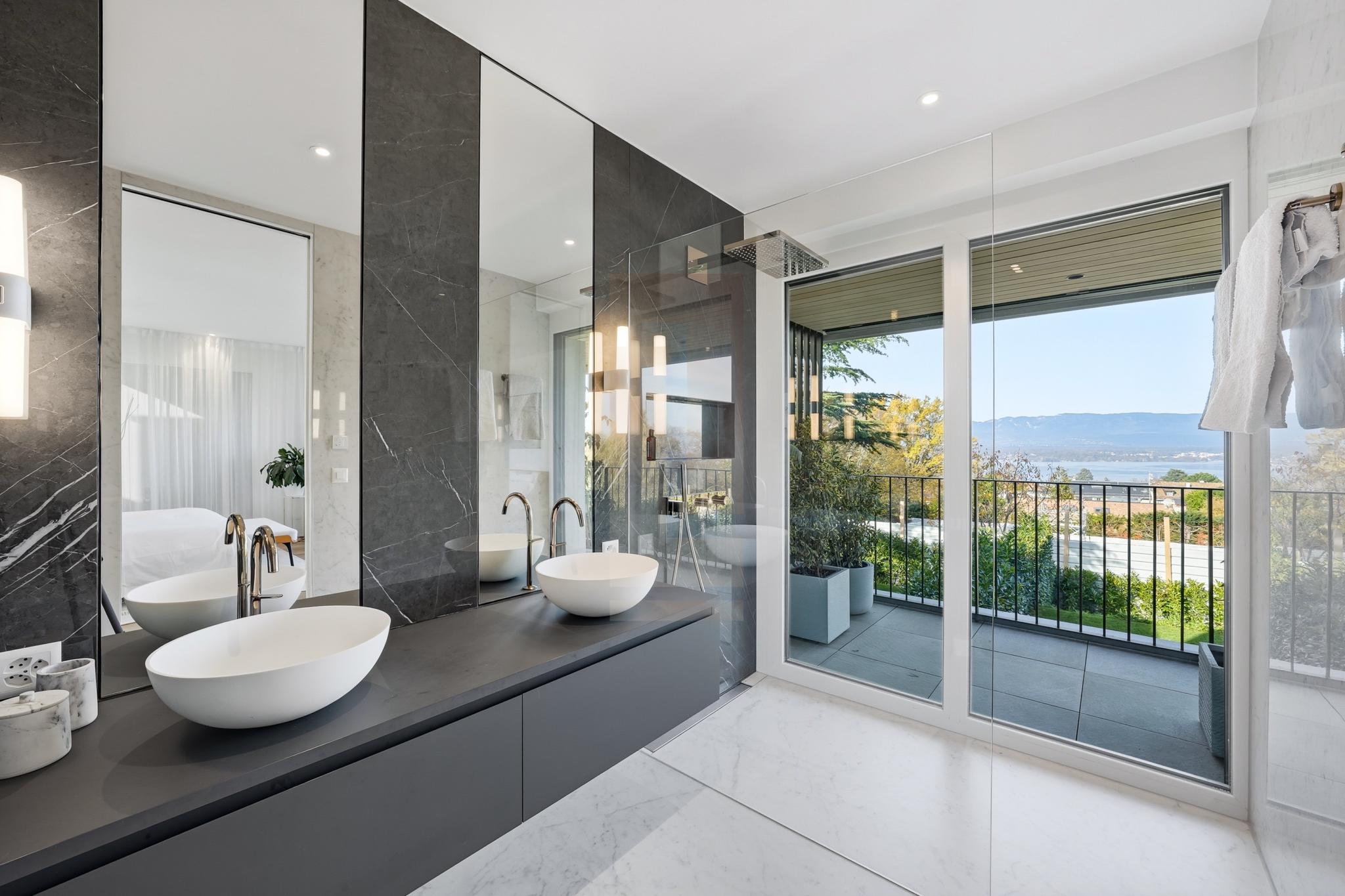 Exclusivité : Maison contemporaine clé en main avec vue lac