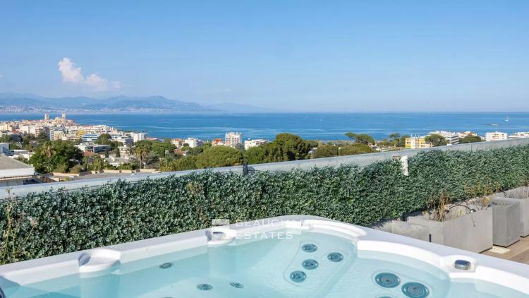 penthouse avec vue mer panoramique et piscine -  antibes