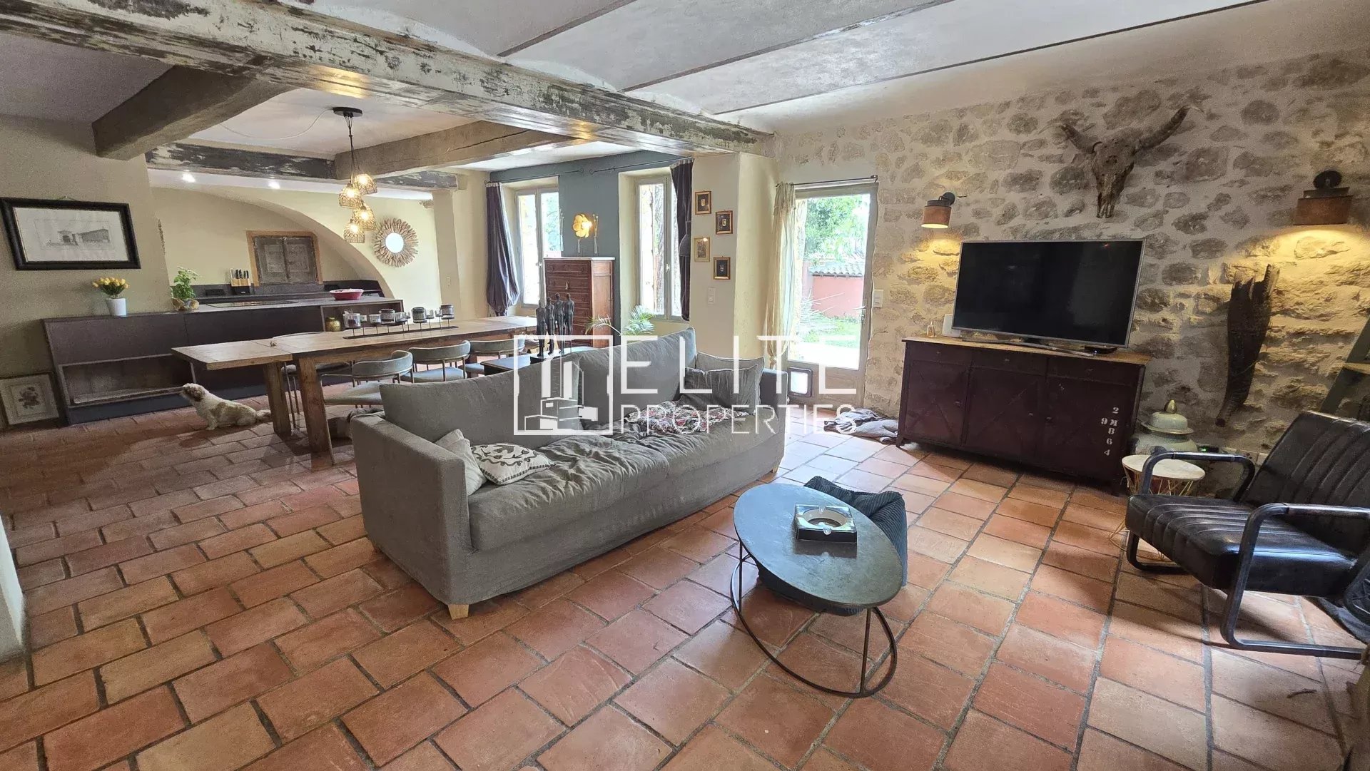 MAISON EN PIERRE 233m² & PISCINE + DÉPENDANCES - GRASSE