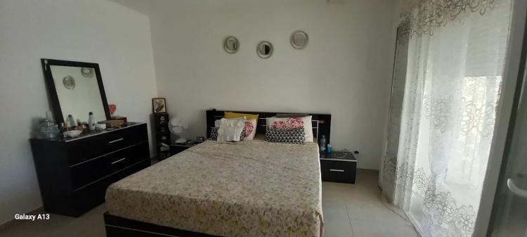 MAISON AVEC 2 APPARTEMENTS -  VIDAUBAN (83)