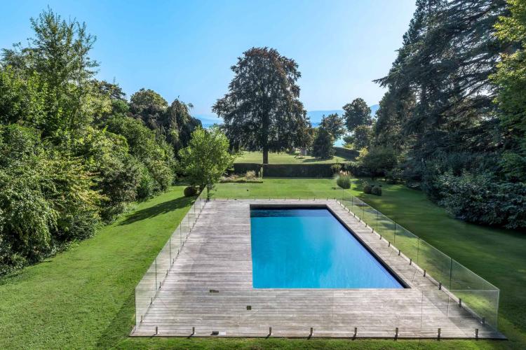 Propriété d'exception à deux pas du lac Léman