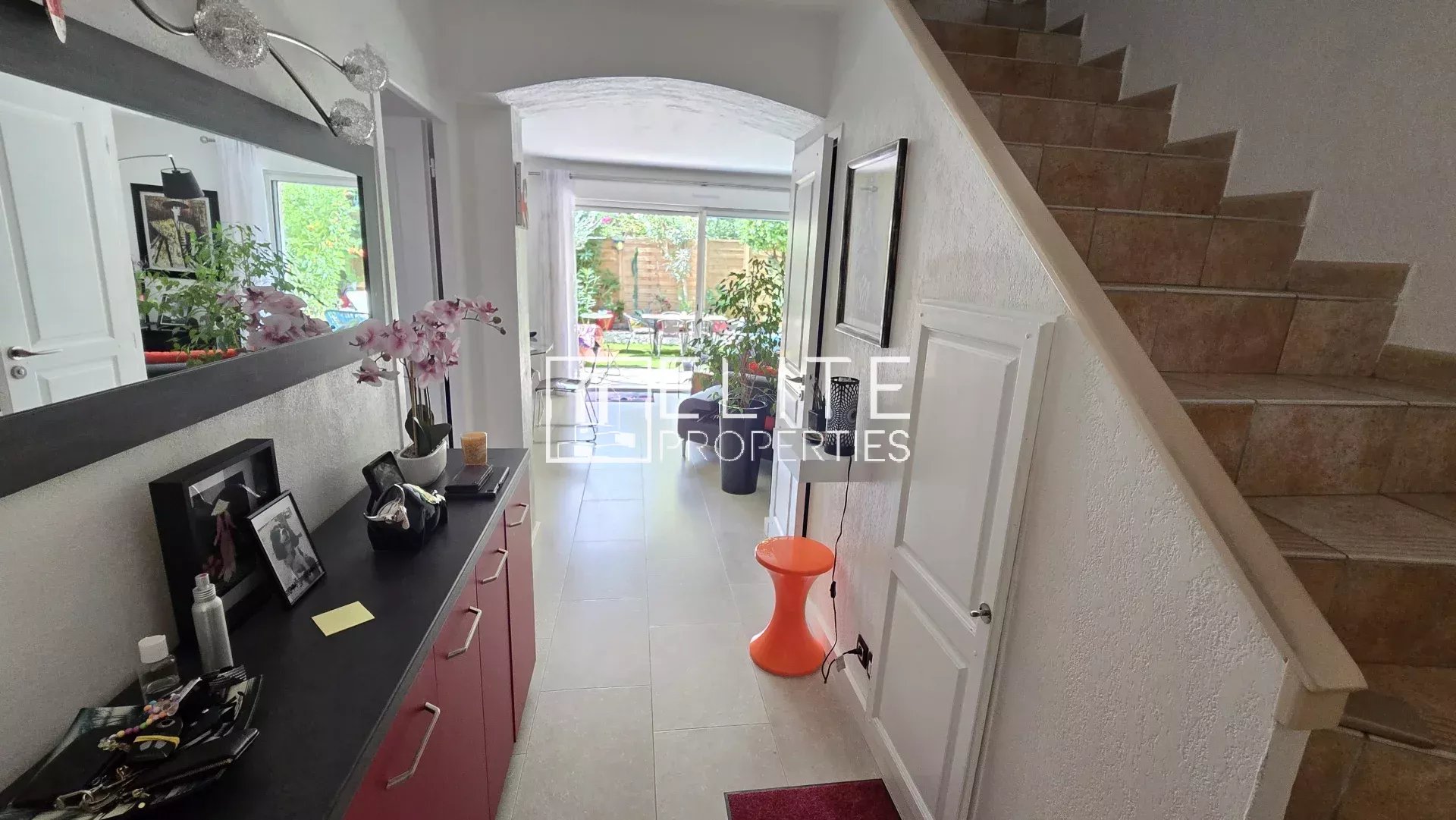MAISON 6 PIÈCES + GARAGE ET PARKING – LE CANNET